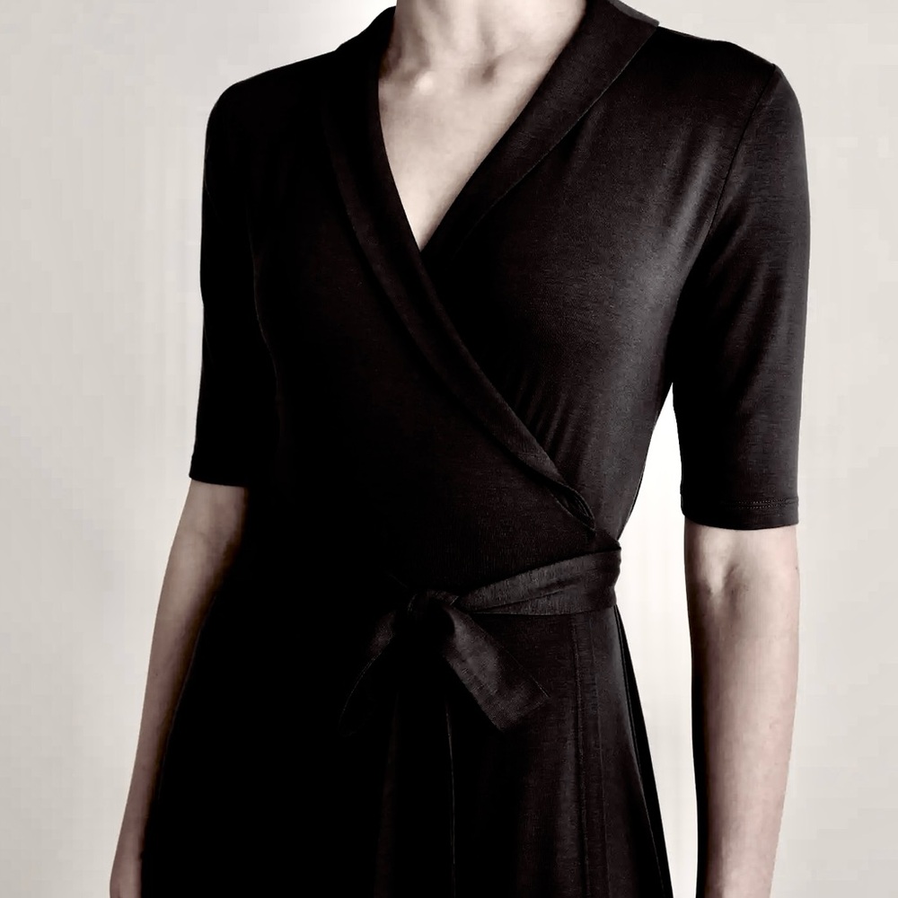 NWT Quince Tencel Jersey Midi Wrap Dress in Black Size Small - Picture 6 of 8